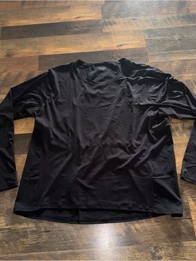 Athleta Women's Long-Sleeve Athletic Top - Black
